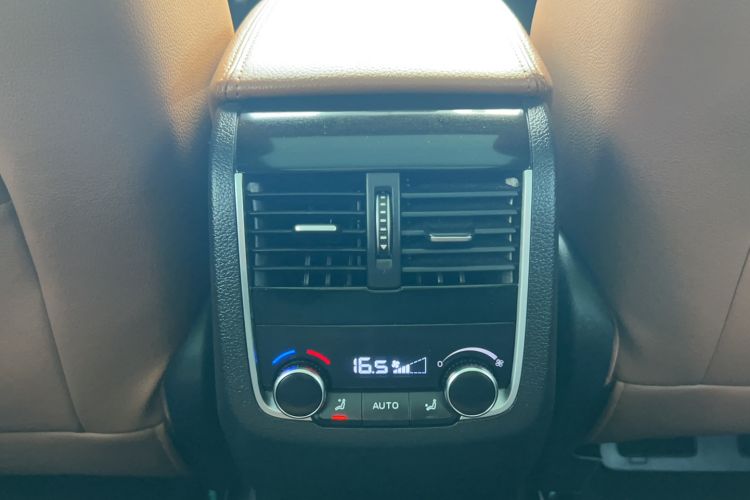 Used BORGWARD BX7 2018 28T Front-Wheel Drive Quality Enjoyment Version 5 Seats China VI Emission Standard Interior 4