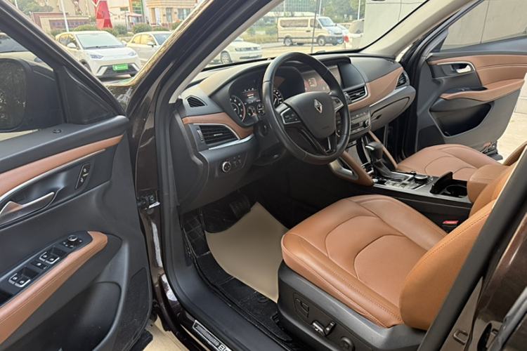 Used BORGWARD BX7 2018 28T Four-wheel Drive Luxury Model 5 Seats China VI Emission Standard Interior 6