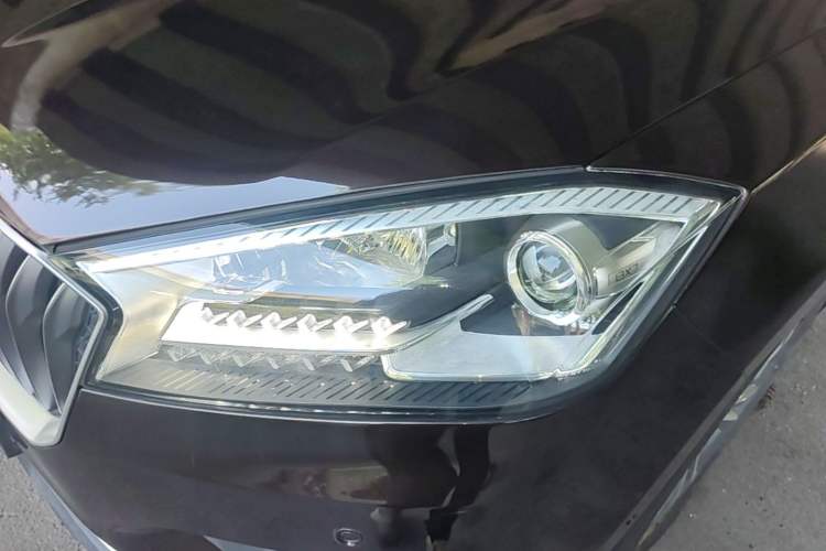 Used BORGWARD BX7 2018 28T Two-Wheel Drive Luxury Version 5 Seats China VI Emission Standard Left Front Headlight