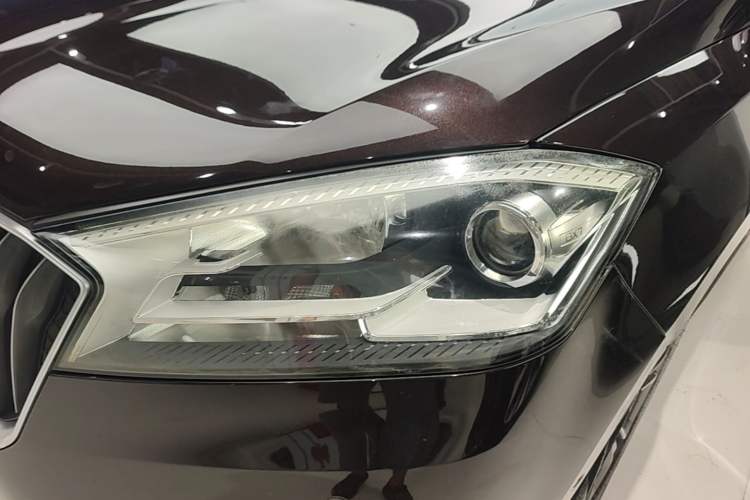 Used BORGWARD BX7 2018 28T Front-Wheel Drive Quality Enjoyment Version 5 Seats China VI Emission Standard Left Front Headlight