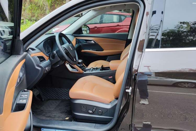 Used BORGWARD BX7 2018 28T Four-Wheel Drive Comfort Model 5 Seats Left Front Seat
