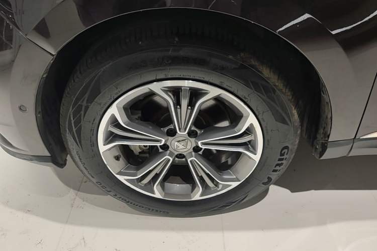 Used BORGWARD BX7 2018 28T Front-Wheel Drive Quality Enjoyment Version 5 Seats China VI Emission Standard Left Front Wheel Hub