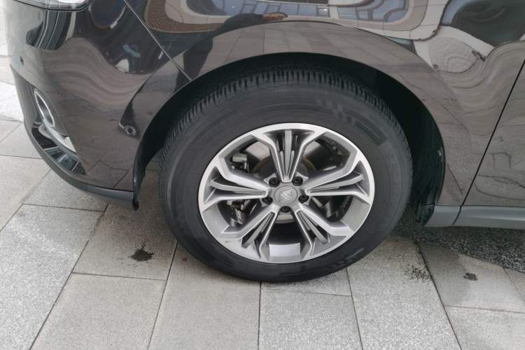 Used BORGWARD BX7 2018 28T Two-Wheel Drive Luxury Version 5 Seats China VI Emission Standard Left Front Wheel Hub