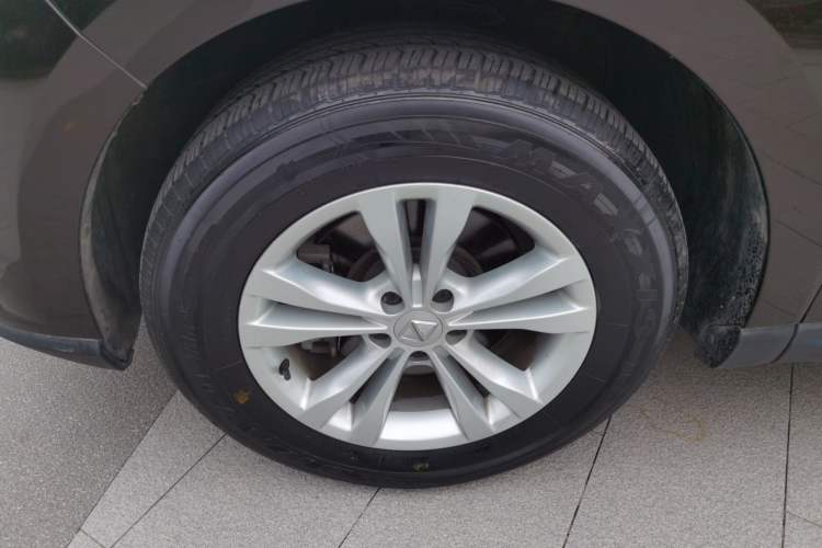 Used BORGWARD BX7 2018 28T 2WD Comfort Version 5 Seats China VI Emission Standard Left Front Wheel Hub