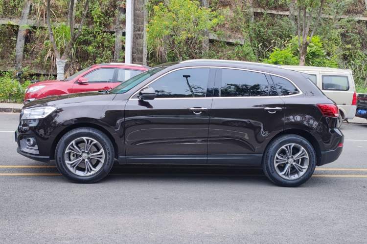 Used BORGWARD BX7 2018 28T Four-Wheel Drive Comfort Model 5 Seats Left Side
