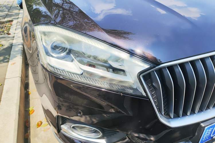 Used BORGWARD BX7 2018 28T Front-Wheel Drive Quality Enjoyment Version 5 Seats China VI Emission Standard Right Front Headlight