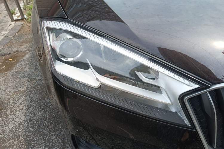 Used BORGWARD BX7 2018 28T 2WD Comfort Version 5 Seats China V Emission Standard Right Front Headlight