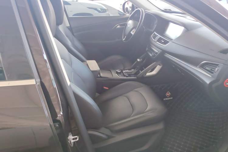 Used BORGWARD BX7 2018 28T Front-Wheel Drive Quality Enjoyment Version 5 Seats China VI Emission Standard Right Front Seat