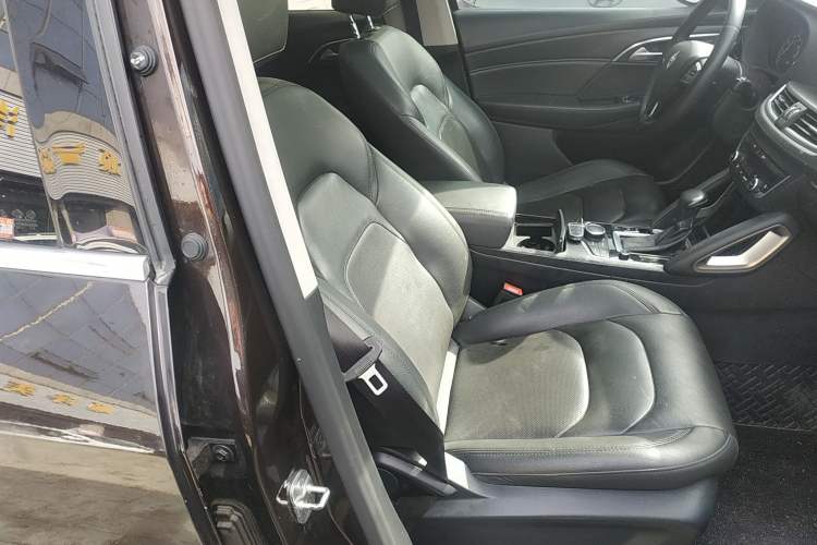 Used BORGWARD BX7 2018 28T 2WD Comfort Version 5 Seats China VI Emission Standard Right Front Seat