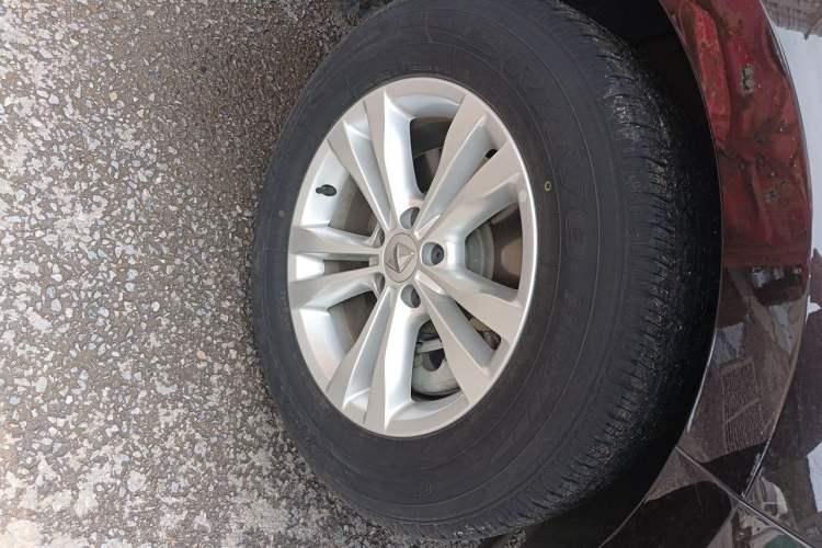 Used BORGWARD BX7 2018 28T 2WD Comfort Version 5 Seats China V Emission Standard Right Front Wheel Hub