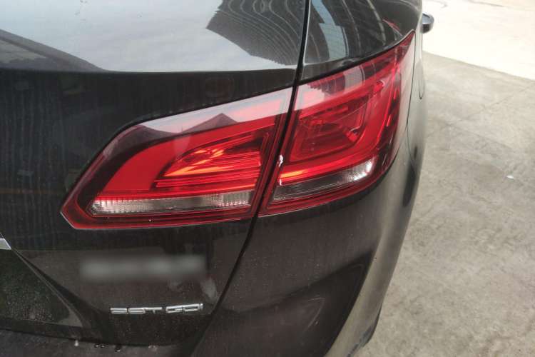 Used BORGWARD BX7 2018 28T Front-Wheel Drive Quality Enjoyment Version 5 Seats China VI Emission Standard Right Rear Taillight