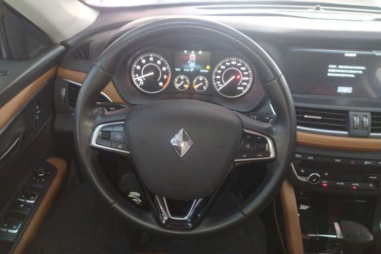Used BORGWARD BX7 2018 28T Two-Wheel Drive Premium 7-Seater China VI Steering Wheel
