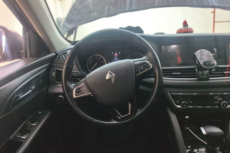 Used BORGWARD BX7 2018 28T Front-Wheel Drive Quality Enjoyment Version 5 Seats China VI Emission Standard Steering Wheel