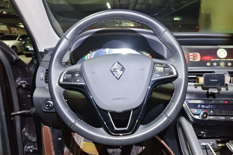 Used BORGWARD BX7 2018 28T Two-Wheel Drive Luxury Version 5 Seats China VI Emission Standard Steering Wheel