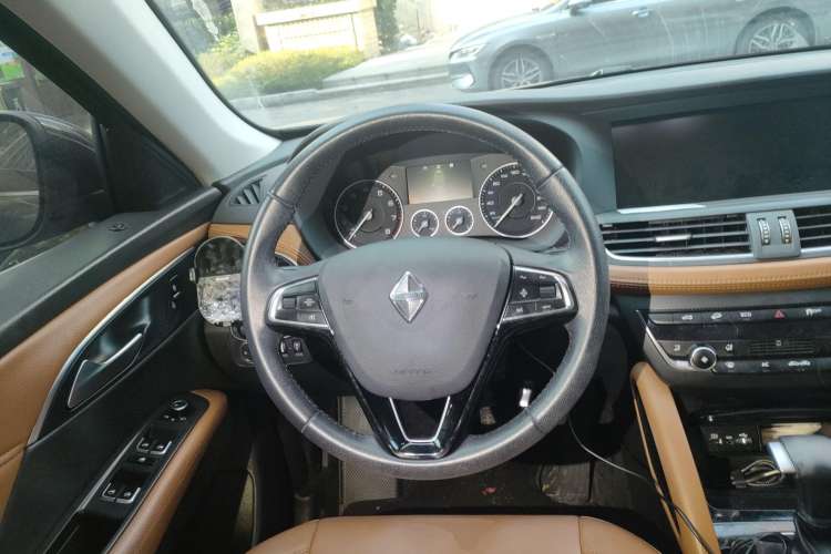 Used BORGWARD BX7 2018 28T Four-wheel Drive Luxury Model 5 Seats China VI Emission Standard Steering Wheel