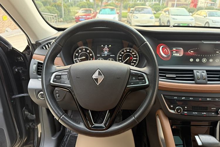 Used BORGWARD BX7 2018 28T Four-wheel Drive Luxury Model 5 Seats China VI Emission Standard Steering Wheel