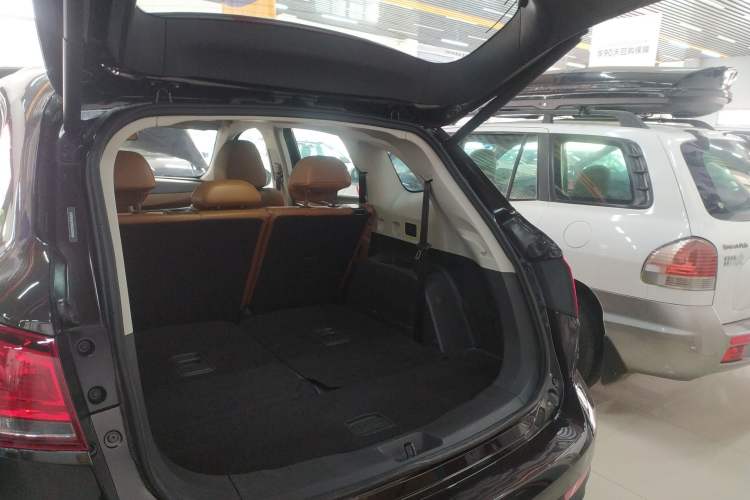 Used BORGWARD BX7 2018 28T Two-Wheel Drive Premium 7-Seater China VI Trunk