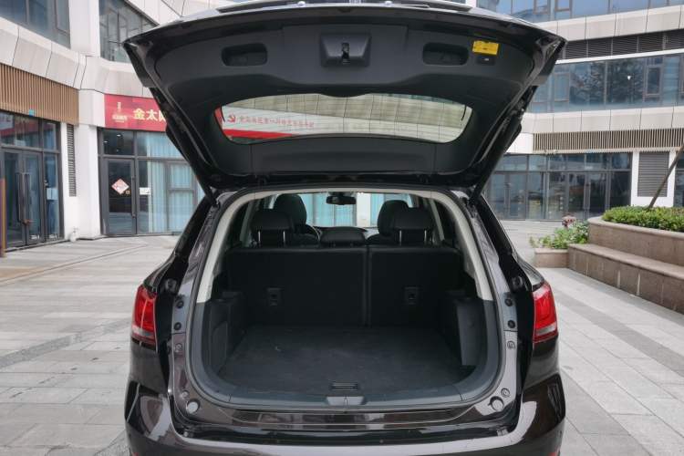 Used BORGWARD BX7 2018 28T Two-Wheel Drive Luxury Version 5 Seats China VI Emission Standard Trunk