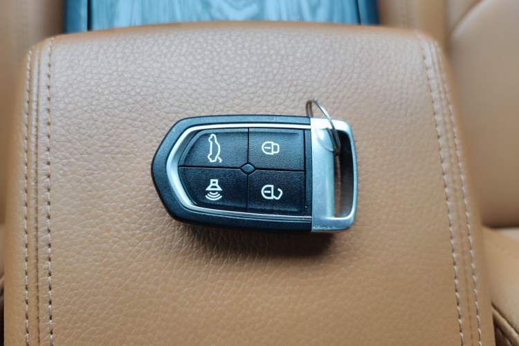 Used BORGWARD BX7 2018 28T Four-Wheel Drive Comfort Model 5 Seats Vehicle Key