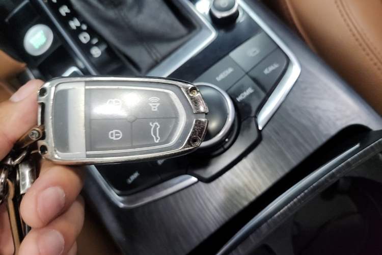 Used BORGWARD BX7 2018 28T Front-Wheel Drive Quality Enjoyment Version 5 Seats China VI Emission Standard Vehicle Key