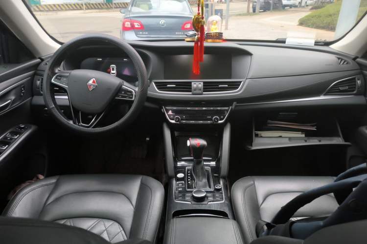 Used BORGWARD BX7 2018 28T Two-Wheel Drive Luxury Version 5 Seats China VI Emission Standard Center Console
