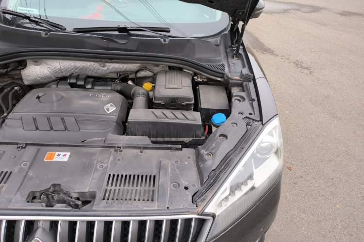 Used BORGWARD BX7 2018 28T Two-Wheel Drive Luxury Version 5 Seats China VI Emission Standard Engine Bay Left