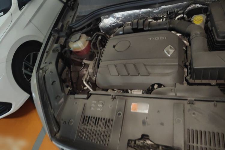 Used BORGWARD BX7 2018 28T Four-Wheel Drive Comfort Model 5 Seats Engine Bay Right