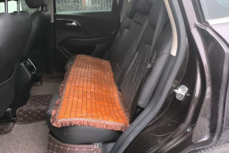 Used BORGWARD BX7 2018 28T Two-Wheel Drive Luxury Version 5 Seats China VI Emission Standard Left Rear Seat
