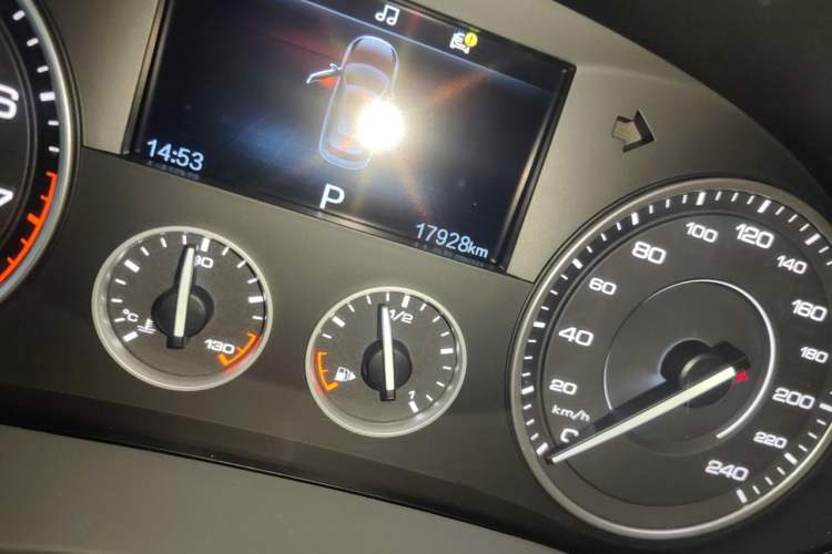 Used BORGWARD BX7 2018 28T Four-Wheel Drive Comfort Model 5 Seats Odometer Close Up