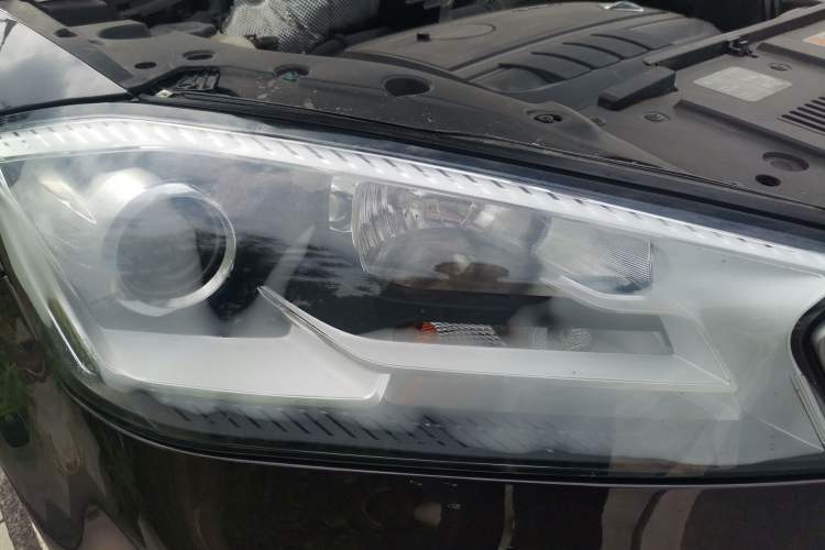 Used BORGWARD BX7 2018 28T Front-Wheel Drive Quality Enjoyment Version 5 Seats China VI Emission Standard Right Front Headlight