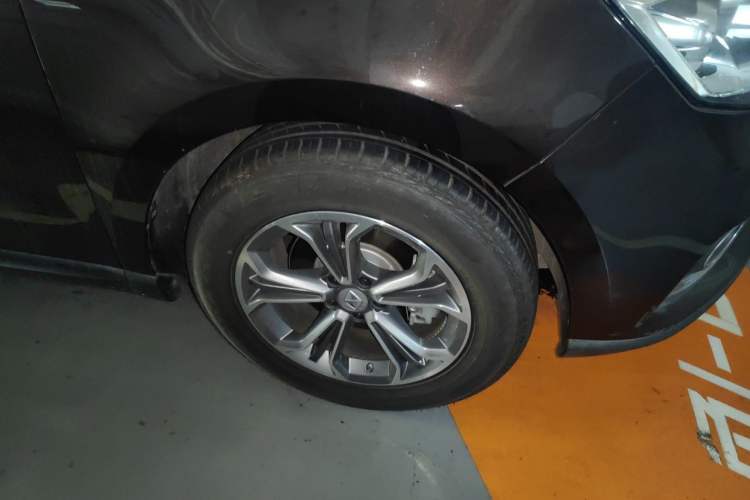Used BORGWARD BX7 2018 28T Four-Wheel Drive Comfort Model 5 Seats Right Front Wheel Hub