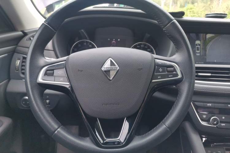 Used BORGWARD BX7 2018 28T Front-Wheel Drive Quality Enjoyment Version 5 Seats China VI Emission Standard Steering Wheel