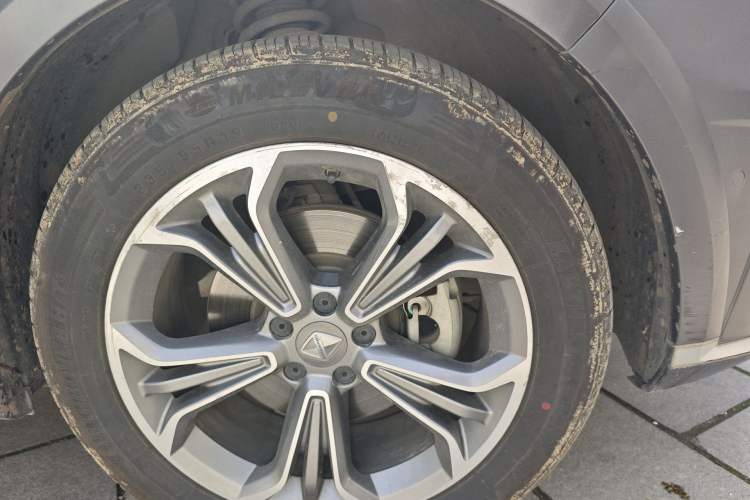 Used BORGWARD BX7 2018 2.0T TS Four-Wheel Drive Luxury Version China V Right Front Wheel Hub