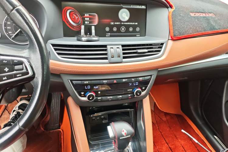 Used BORGWARD BX7 2018 28T 2WD Premium 5-seater National V Audio And AC Panel