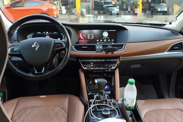 Used BORGWARD BX7 2018 28T Four-Wheel Drive Flagship Version 5 Seats China V Emission Standard Center Console