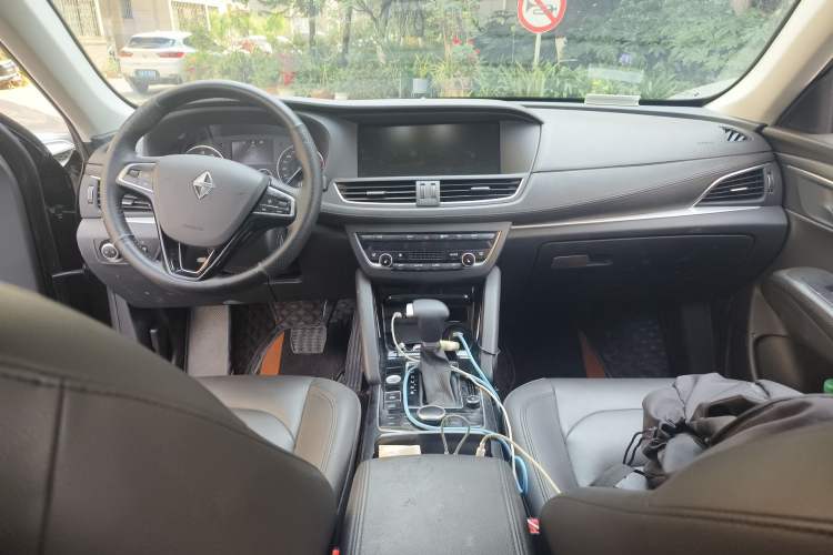 Used BORGWARD BX7 2018 28T Front-Wheel Drive Quality Enjoyment Version 5 Seats China VI Emission Standard Center Console