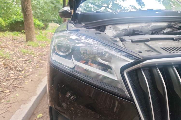 Used BORGWARD BX7 2018 28T Front-Wheel Drive Quality Enjoyment Version 5 Seats China VI Emission Standard Right Front Headlight