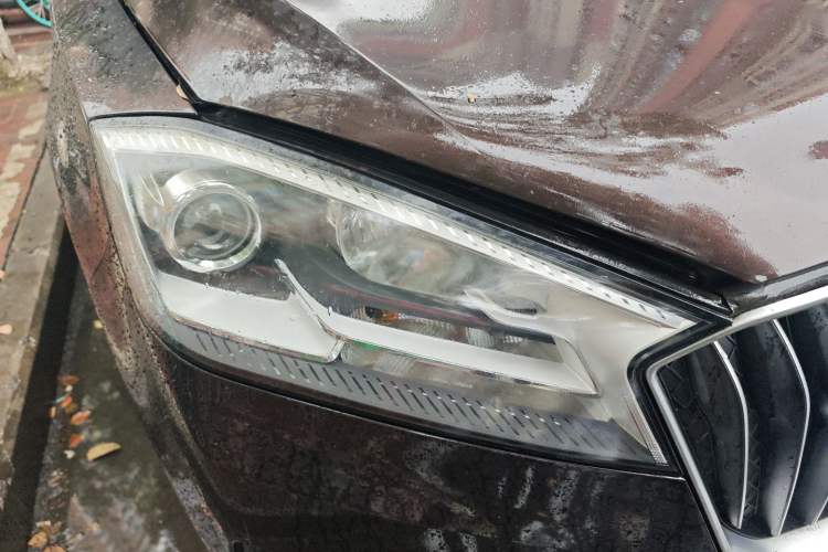 Used BORGWARD BX7 2018 28T Front-Wheel Drive Quality Enjoyment Version 5 Seats China VI Emission Standard Right Front Headlight