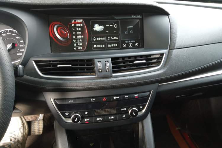 Used BORGWARD BX7 2018 28T Front-Wheel Drive Quality Enjoyment Version 5 Seats China VI Emission Standard Audio And AC Panel