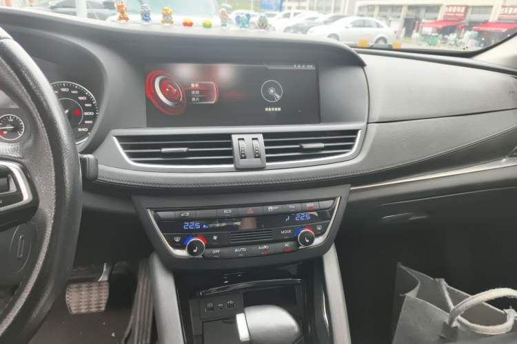 Used BORGWARD BX7 2018 28T 2WD Premium 5-seater National V Audio And AC Panel