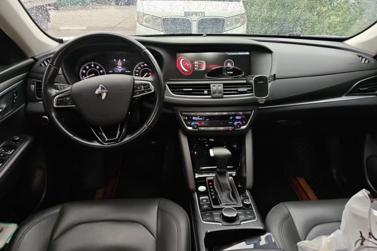 Used BORGWARD BX7 2018 28T Front-Wheel Drive Quality Enjoyment Version 5 Seats China VI Emission Standard Center Console