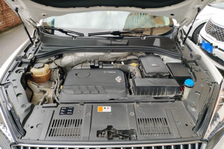 Used BORGWARD BX7 2018 28T Two-Wheel Drive Luxury Version 5 Seats China V Emission Standard Engine Bay
