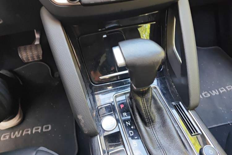 Used BORGWARD BX7 2018 28T Front-Wheel Drive Quality Enjoyment Version 5 Seats China VI Emission Standard Gear Lever