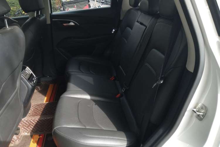 Used BORGWARD BX7 2018 28T Front-Wheel Drive Quality Enjoyment Version 5 Seats China VI Emission Standard Left Rear Seat