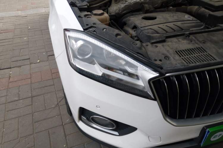 Used BORGWARD BX7 2018 28T Front-Wheel Drive Quality Enjoyment Version 5 Seats China VI Emission Standard Right Front Headlight
