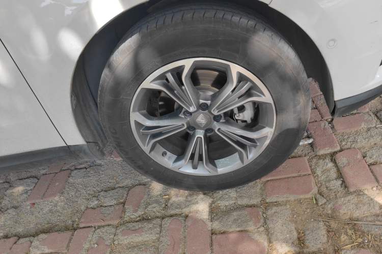 Used BORGWARD BX7 2018 28T Four-wheel Drive Luxury Model 5 Seats China VI Emission Standard Right Front Wheel Hub