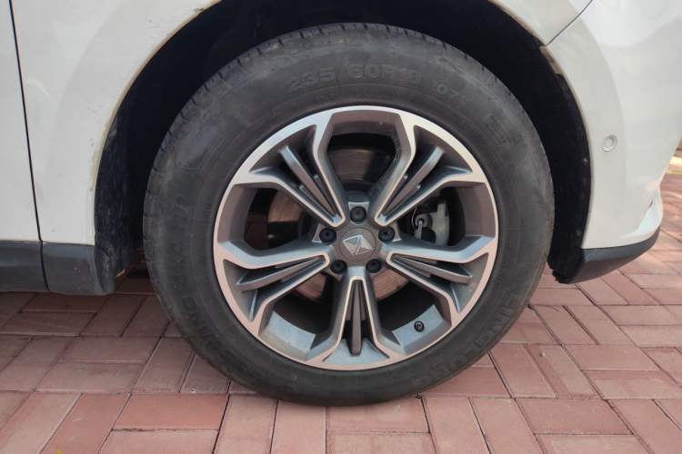 Used BORGWARD BX7 2018 28T 2WD Quality Enjoyment Version 7 Seats China V Emission Standard Right Front Wheel Hub