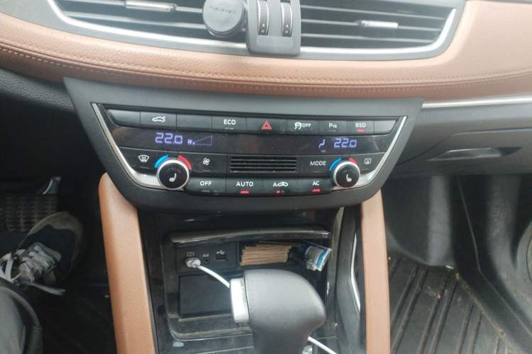 Used BORGWARD BX7 2018 28T 2WD Premium 5-seater National V Audio And AC Panel