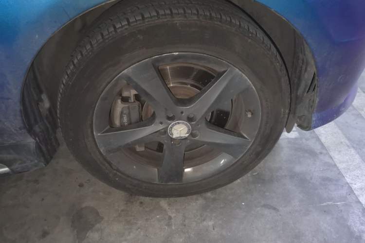 Used Brabus M-Class  Right Front Wheel Hub