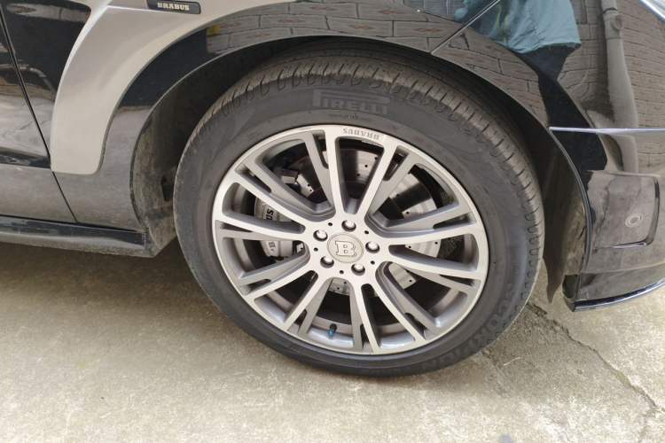 Used Brabus M-Class 2013 35MR Right Front Wheel Hub